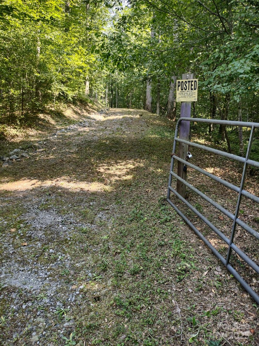 00 RIVER CREST Parkway 1
