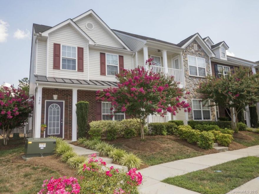 Remarks: End unit Townhome with 1 car detached garage. Spacious, over 1500 sq ft of living space. Lots of cabinets and island in the kitchen for storage and prep. Spacious bedrooms up. Privacy in the back. Don't miss this one!!