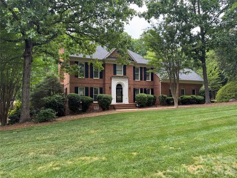 Photo of 5325 Chiltern Hills Trail, Charlotte, NC 28215 (MLS # 4375837)