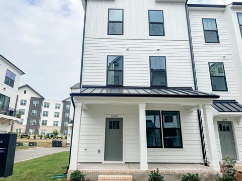 12110 Storm Lane 49 Charlotte NC 28277