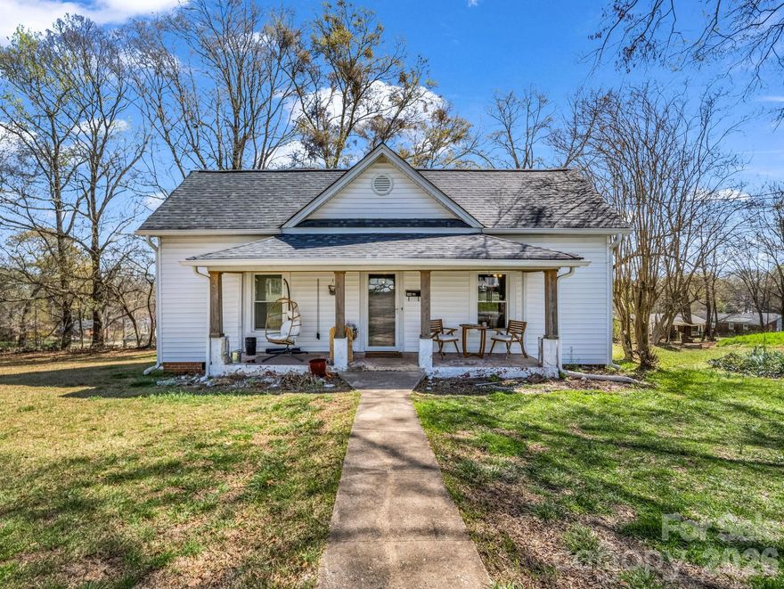 Beautifully maintained 2-bedroom, 1-bath home located in Kings Mountain, NC! This charming home features gorgeous hardwood floors throughout the living room and bedrooms, adding warmth and character to the space. Enjoy peace of mind with new windows installed throughout the home, providing energy efficiency and great natural light. The functional layout offers comfortable living with plenty of space for relaxing or entertaining. Conveniently located near local shopping, dining, and easy highway access, while still offering the charm of small-town living. This home is a wonderful opportunity you won’t want to miss!