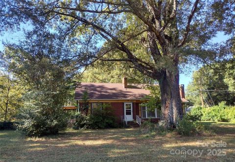 5441 Racine Avenue Charlotte NC 28269