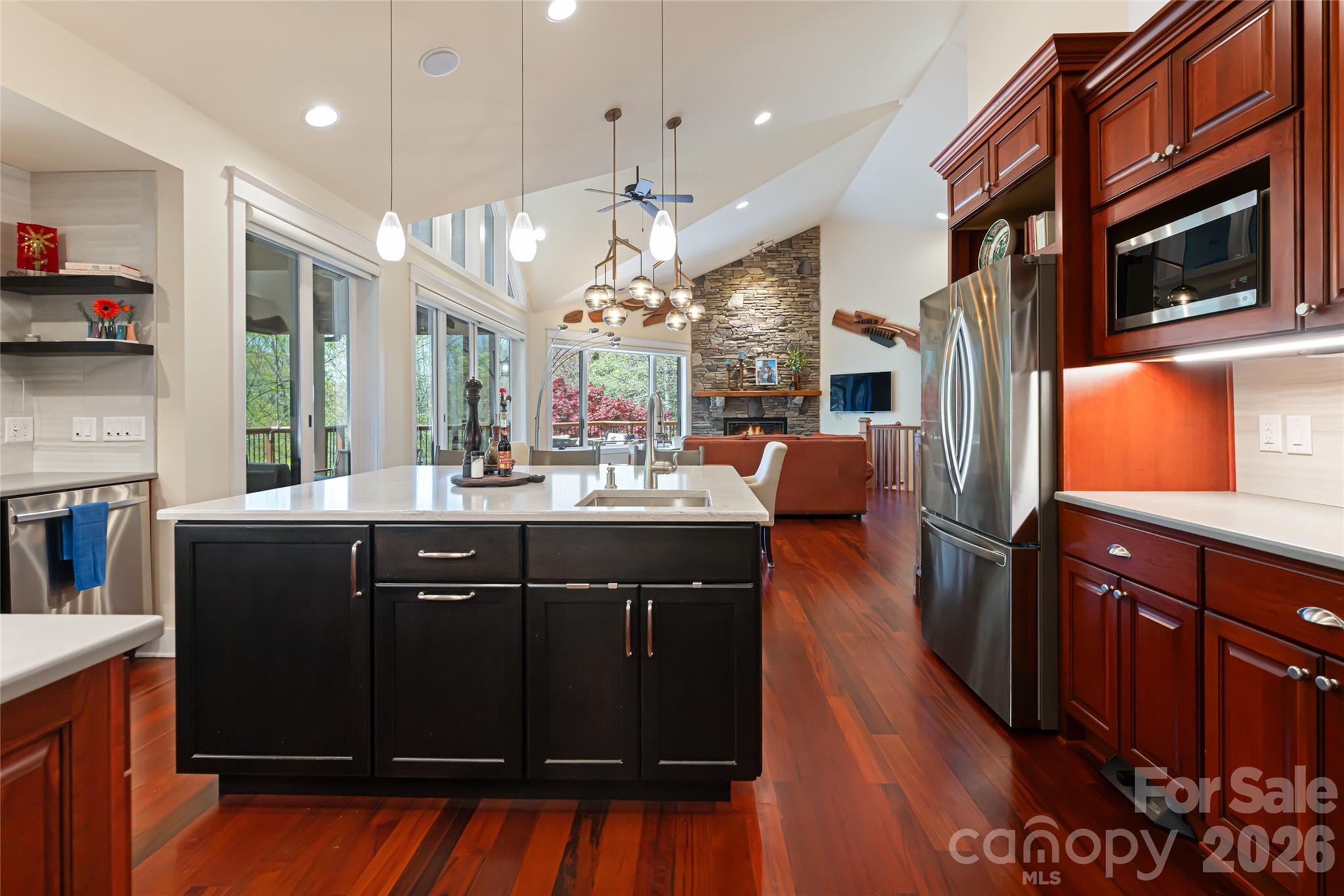 Reynolds Mountain - Residential