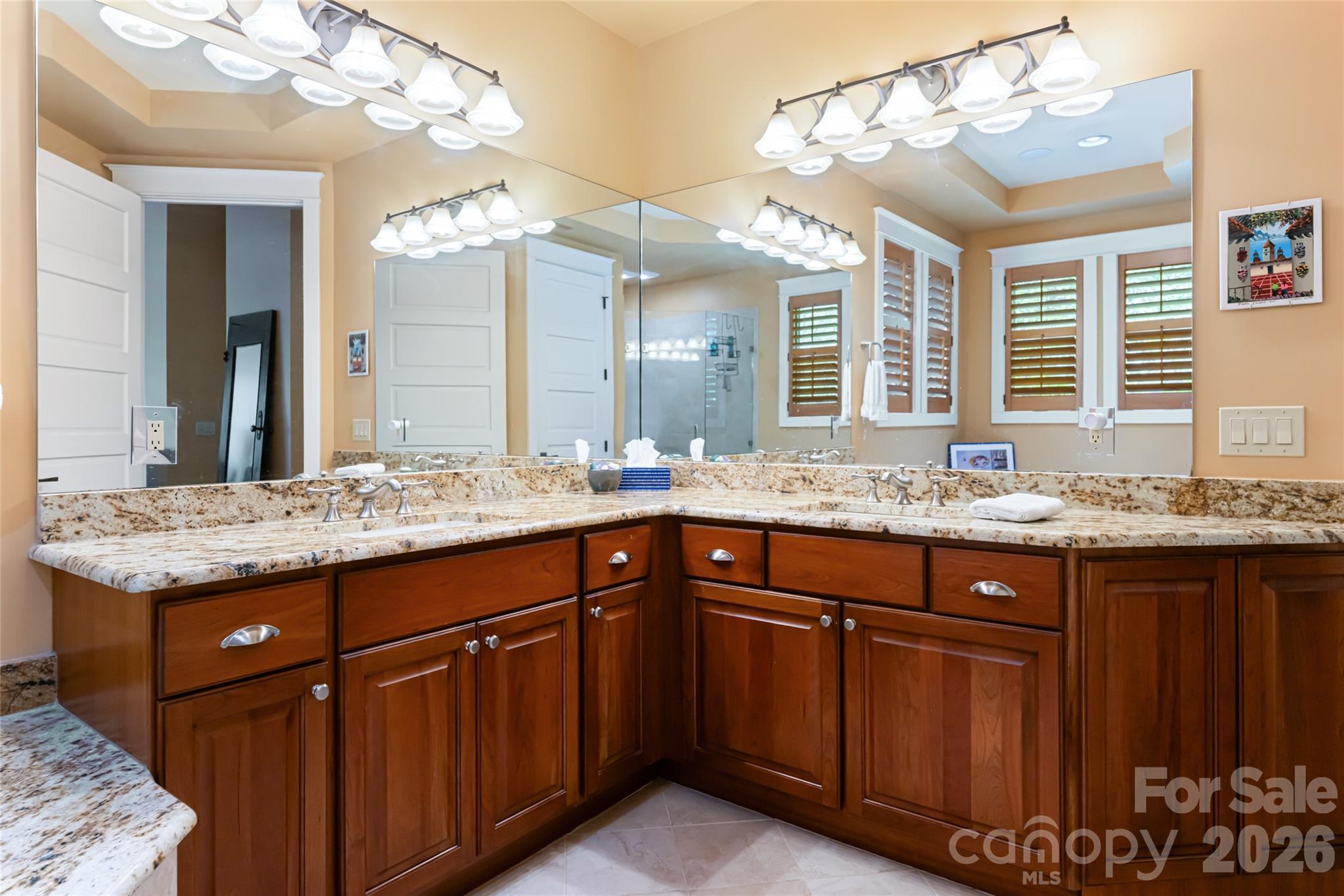 Reynolds Mountain - Residential