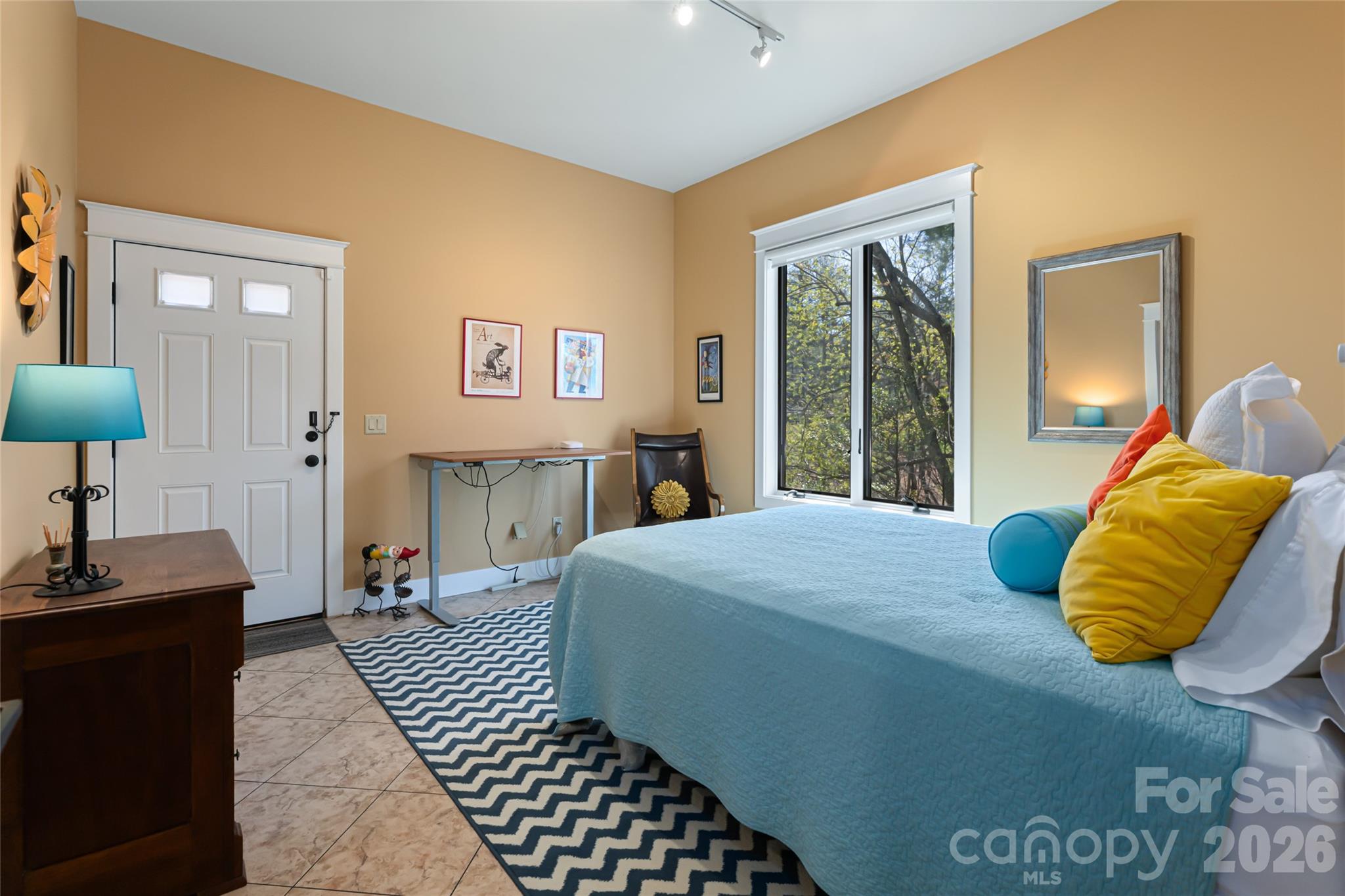 Reynolds Mountain - Residential