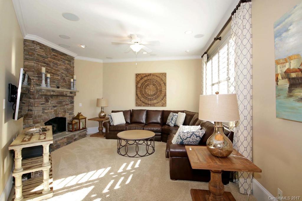 The Peninsula - Residential