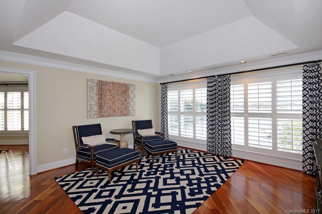 The Peninsula - Residential