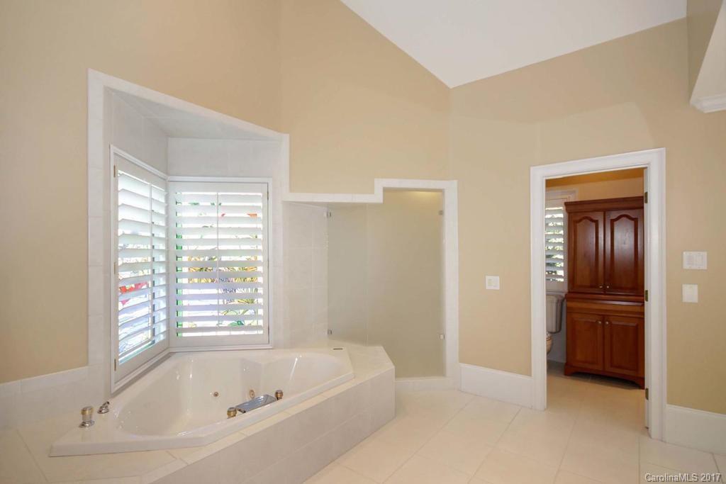 The Peninsula - Residential