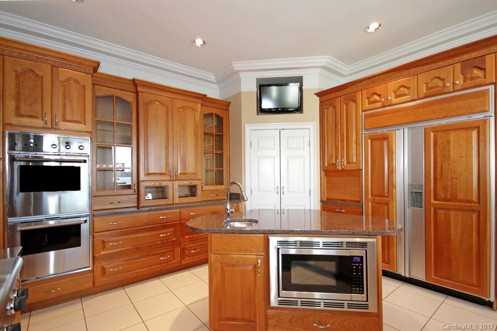 The Peninsula - Residential