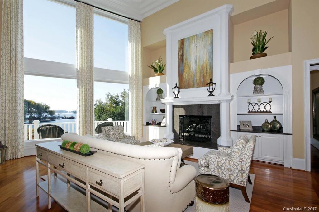 The Peninsula - Residential