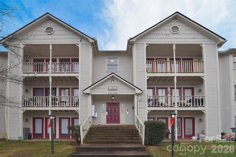 Photo of 6120 Meadow Rose Lane, Charlotte, NC 28215 (MLS # 4405404)