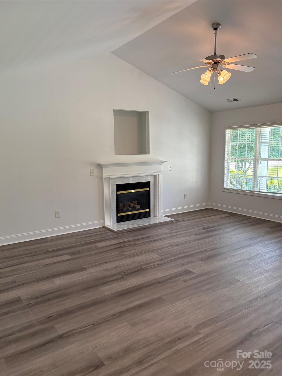 2800 Deans Court
