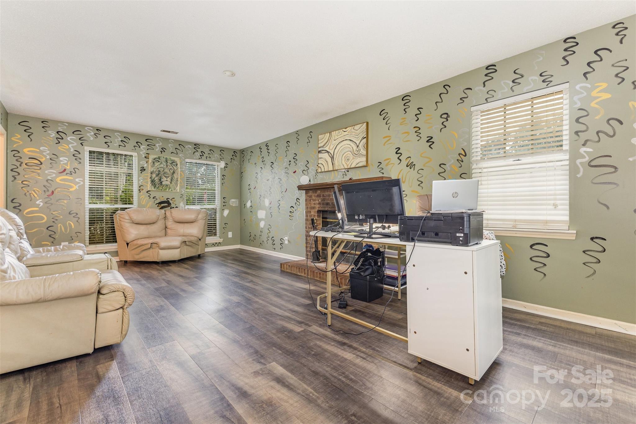 2801 Dellinger Drive