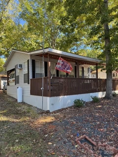 Photo of 286 Lake Tillery Trail, Mount Gilead, NC 27306 (MLS # 4314733)
