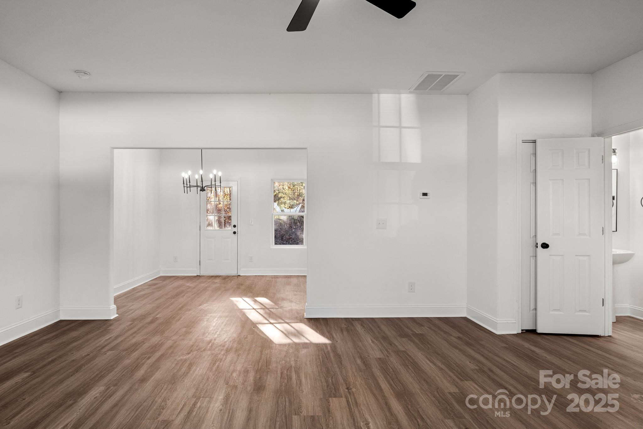 2533 Meadow Crossing Drive