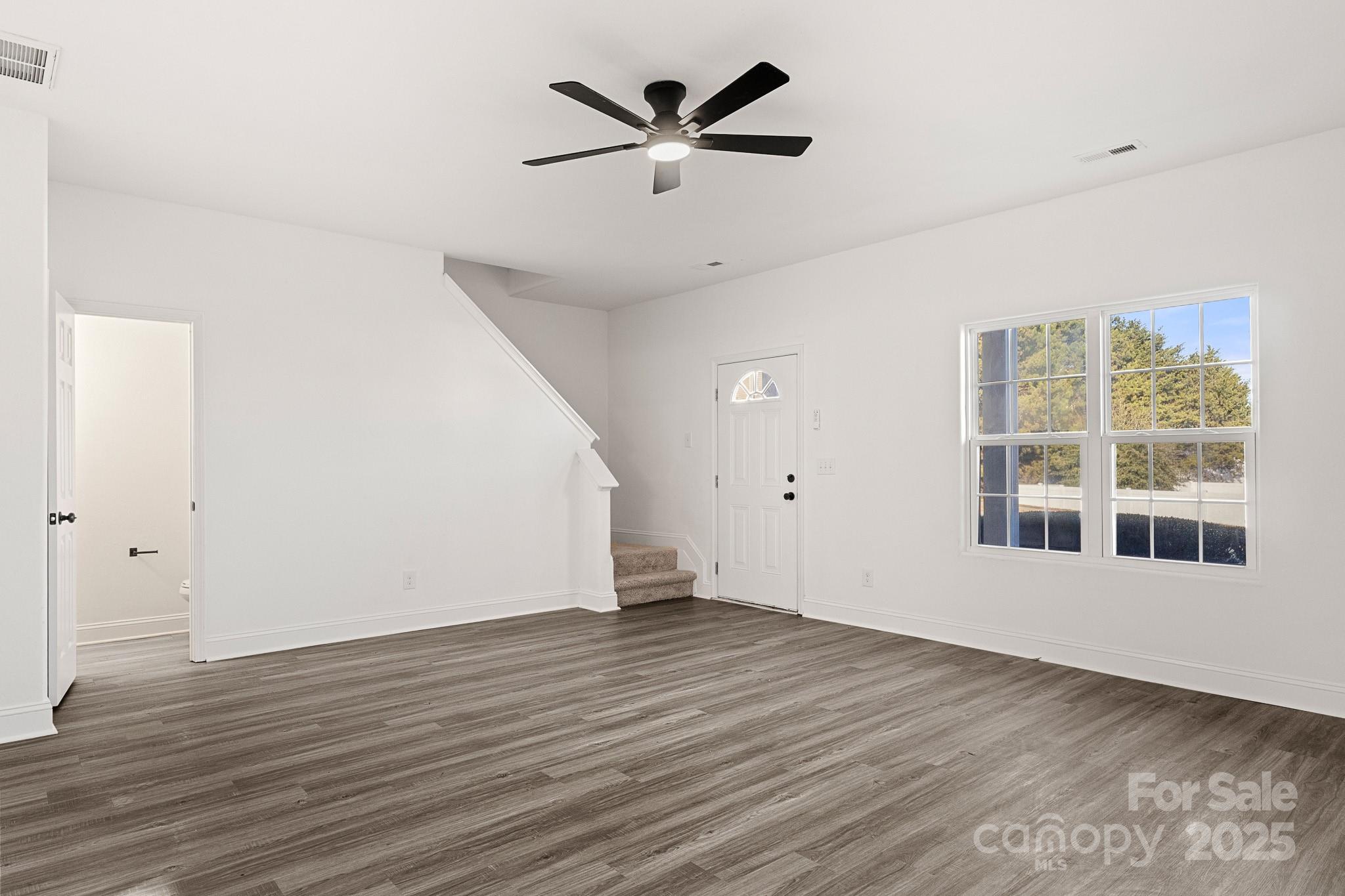 2533 Meadow Crossing Drive