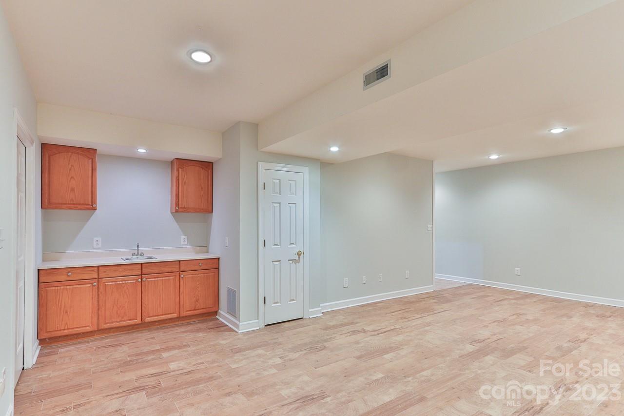 Moores Ferry - Residential