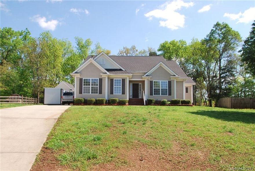 Hard to find RANCH on Cul-de-sac in AWESOME Neighborhood.  Extra Large Great Room open to a Large Dining Room and well appointed kitchen.  Split Floorplan.  This home is absolutely beautifully cared for on a very quiet street.  Masterfully landscaped with a large storage building.  Pool in Community.  Roof replaced 5 years ago.