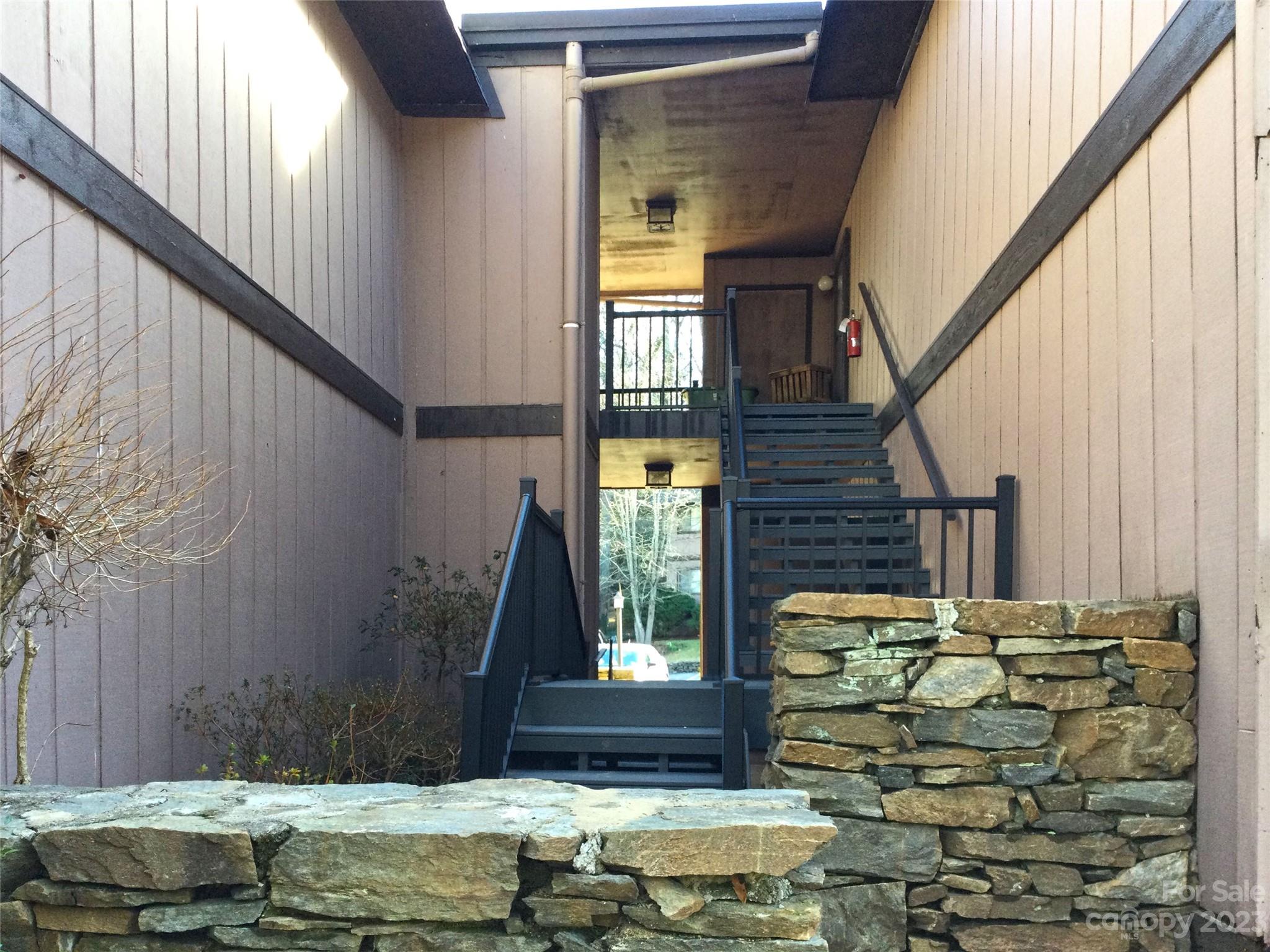 Laurel Park Villas - Residential