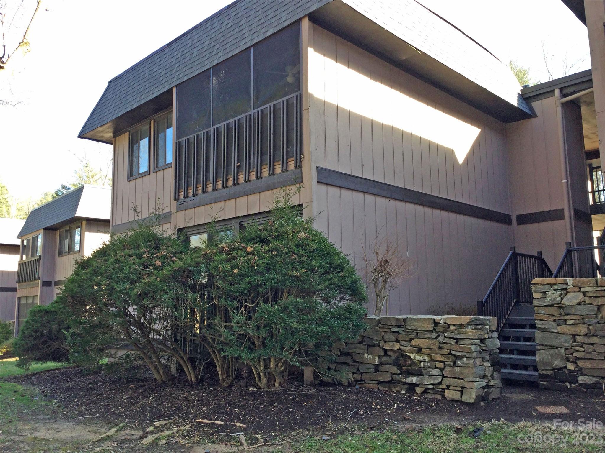 Laurel Park Villas - Residential