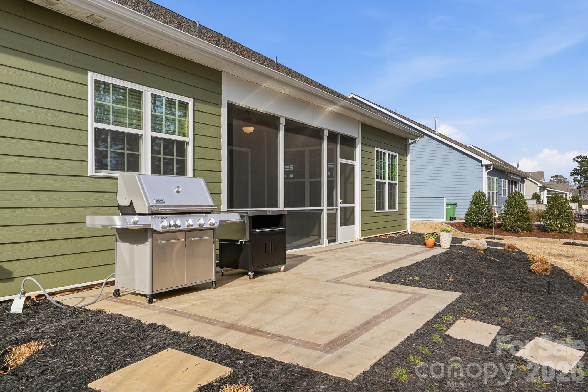 Imagery On Mtn Island - Residential