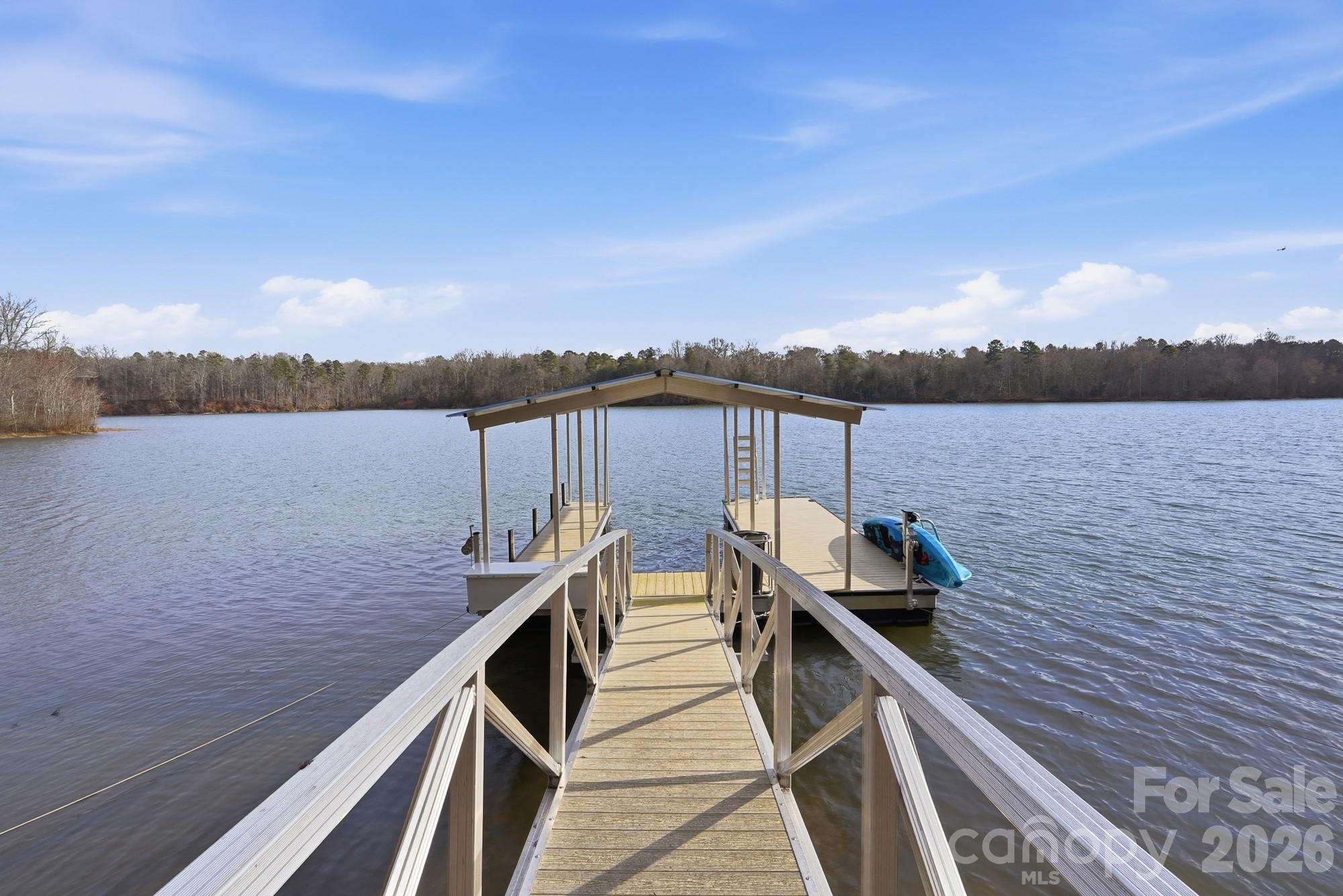 Imagery On Mtn Island - Residential