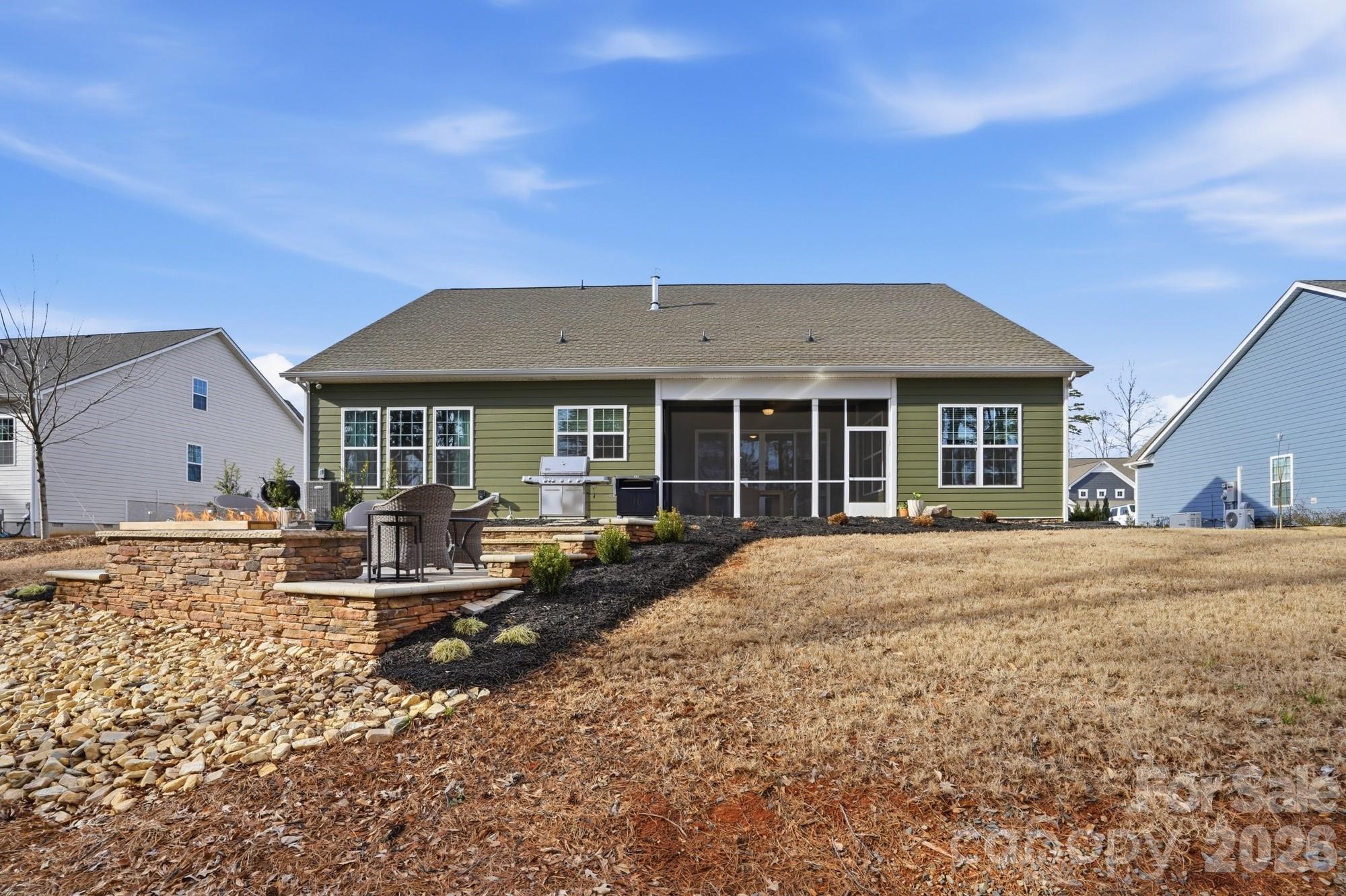 Imagery On Mtn Island - Residential