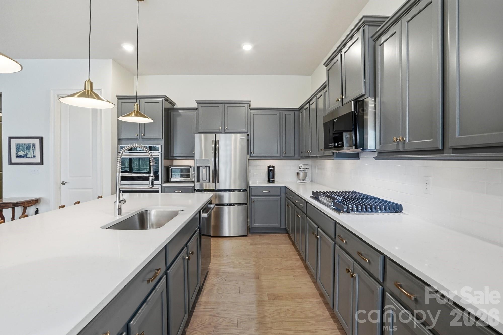 Imagery On Mtn Island - Residential