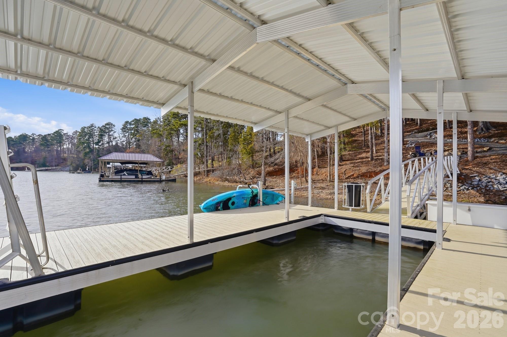 Imagery On Mtn Island - Residential