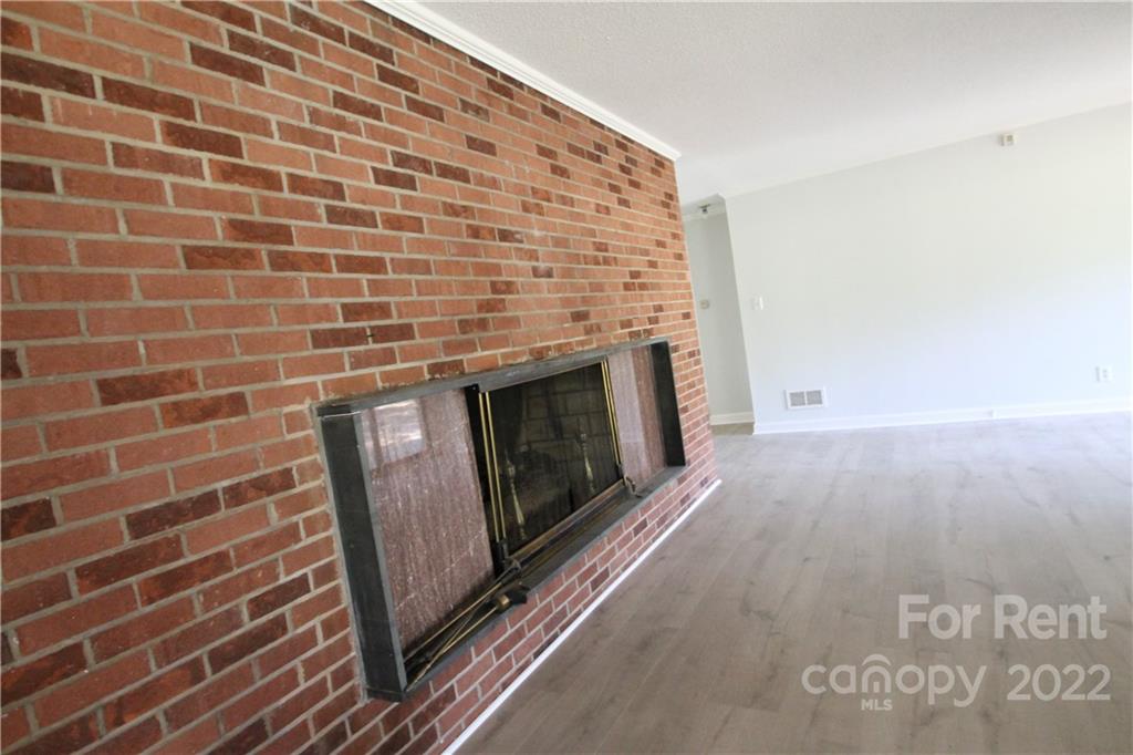 Country Club Estates - Residential Lease