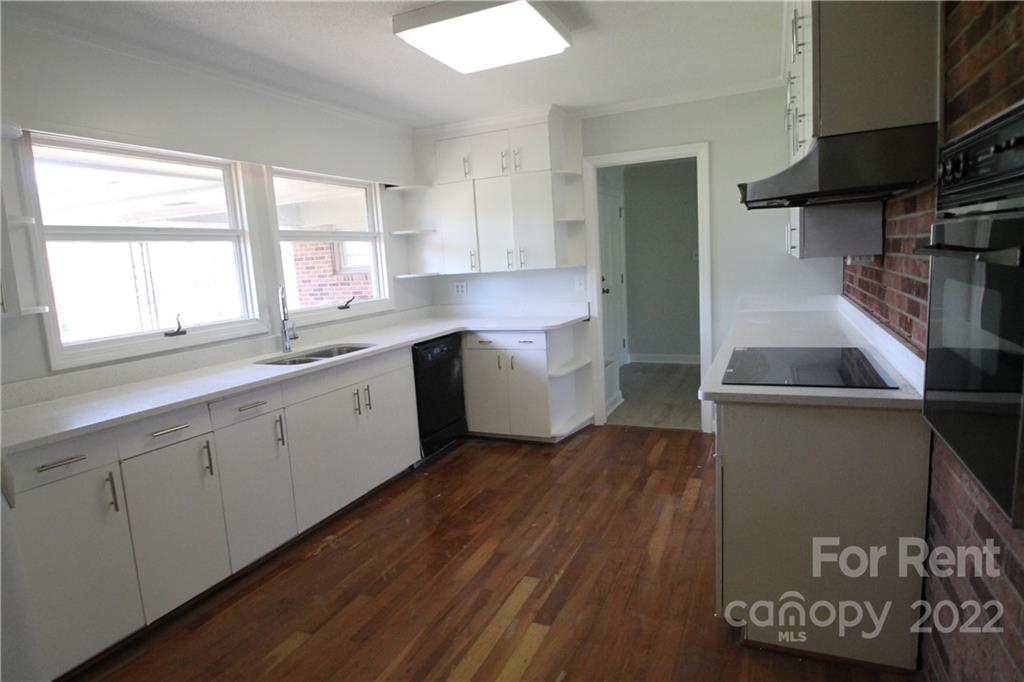 Country Club Estates - Residential Lease