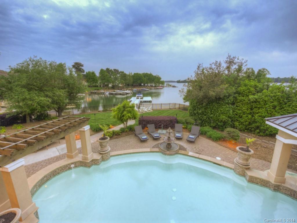 The Peninsula - Residential