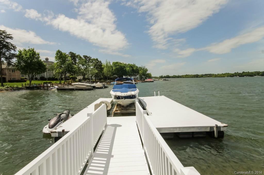 The Peninsula - Residential