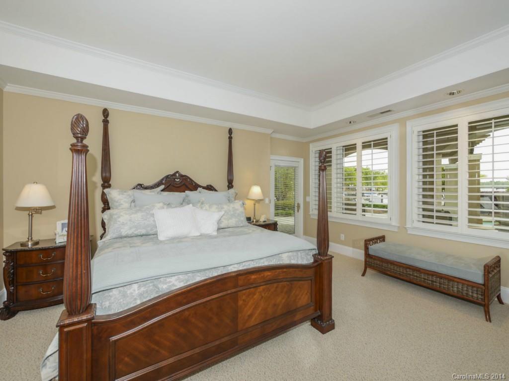 The Peninsula - Residential