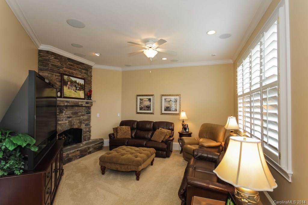 The Peninsula - Residential