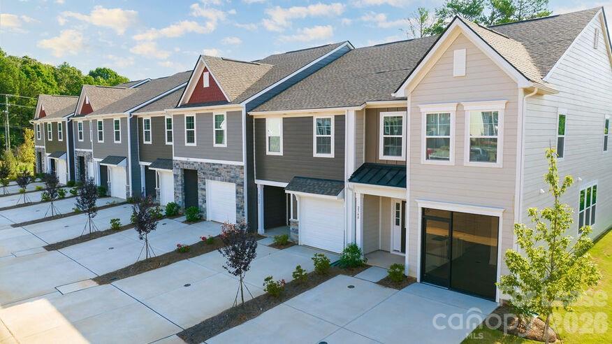 2348 Layman Drive 2532 (litchfield)