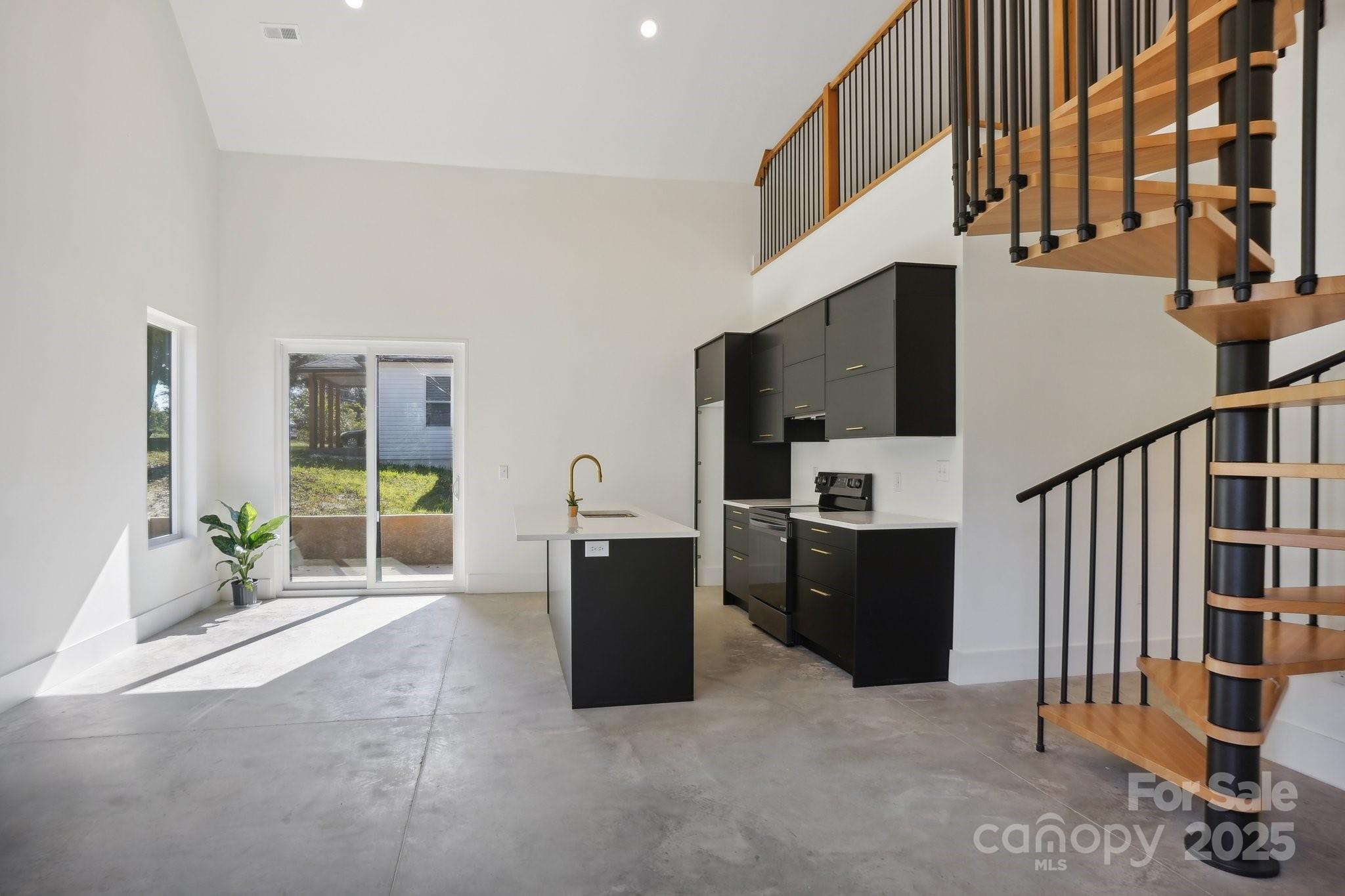 122 Laura Road B