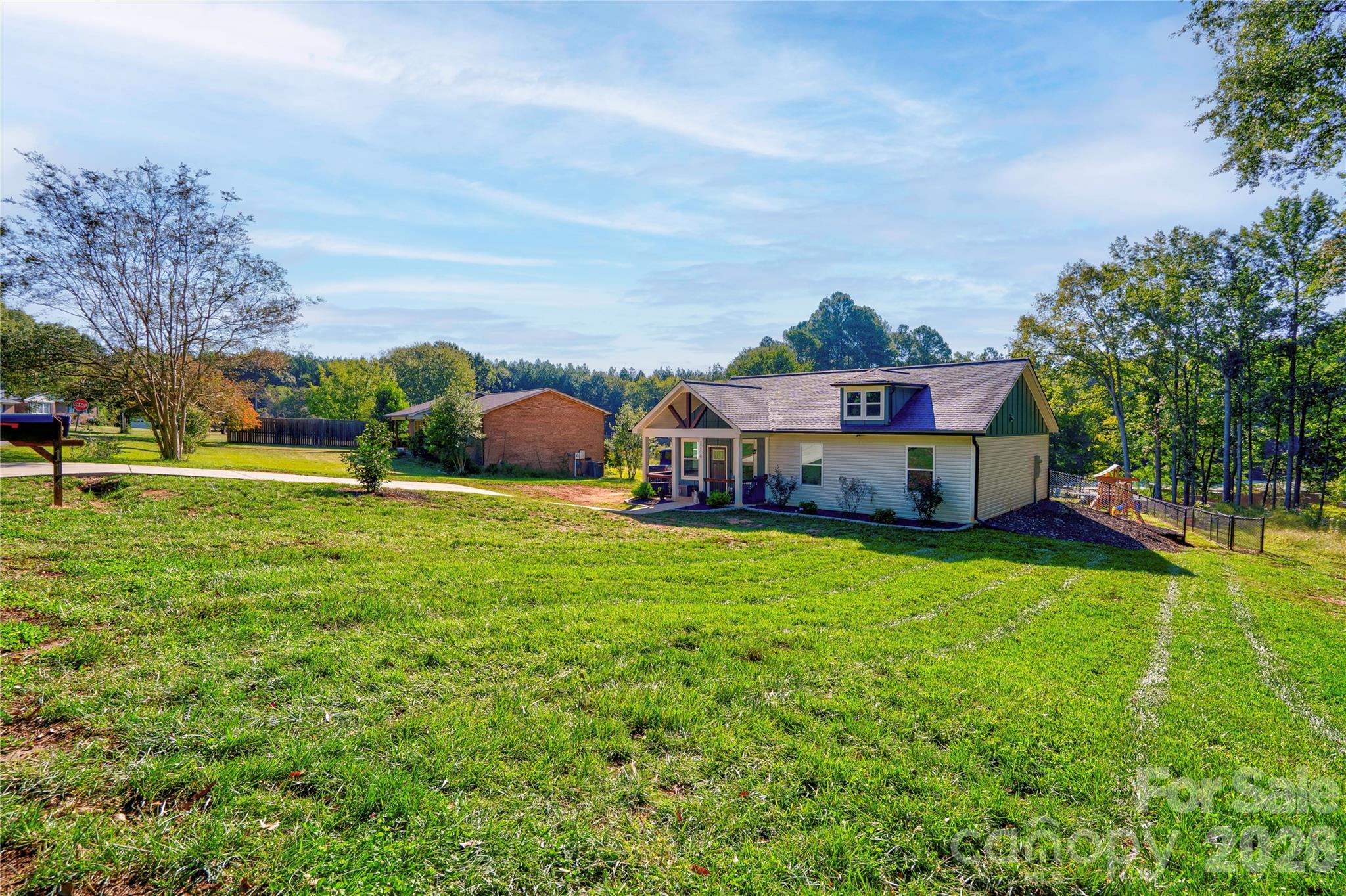114 Crestbrook Circle