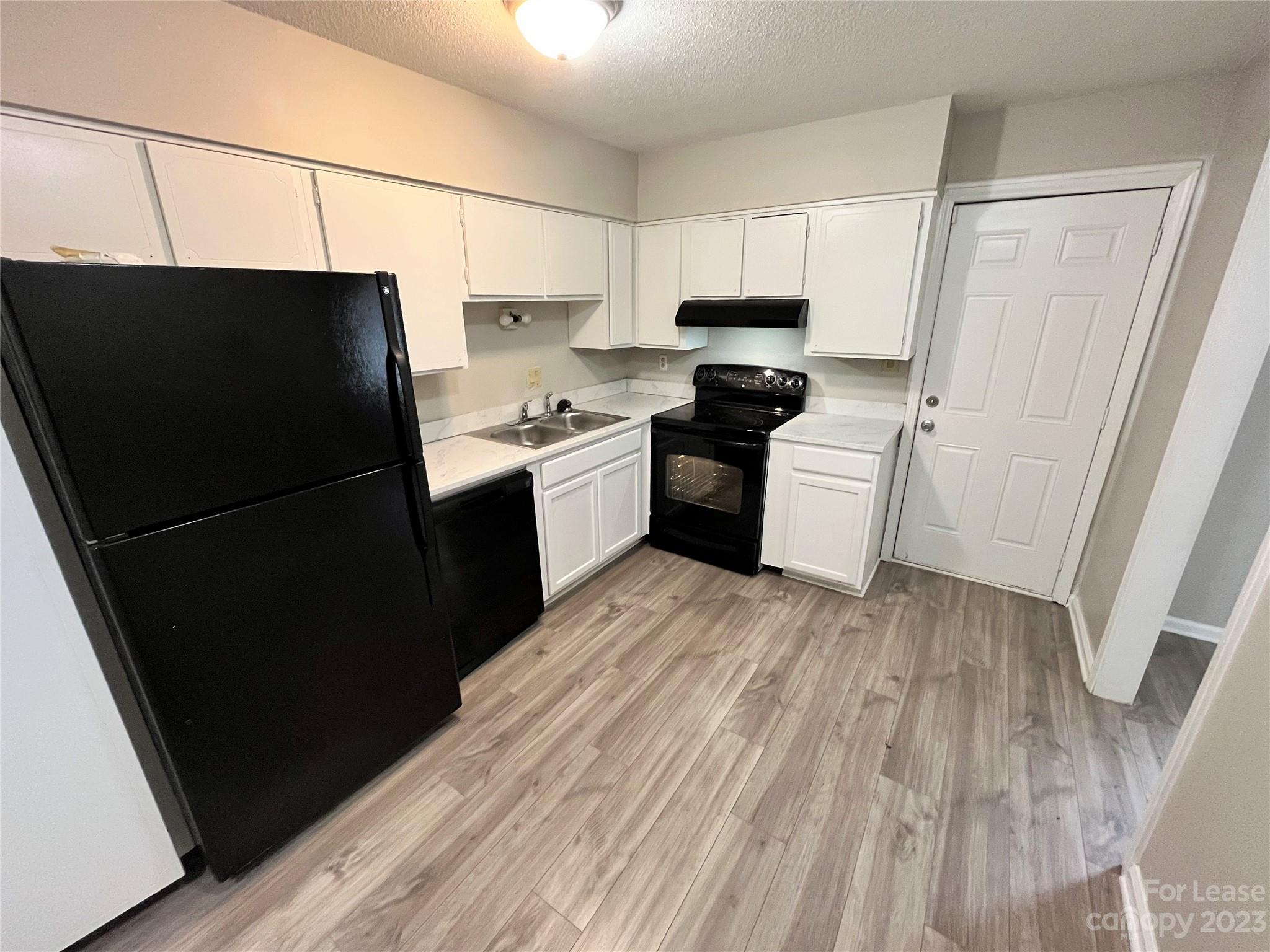 Sharon Lakes - Residential Lease