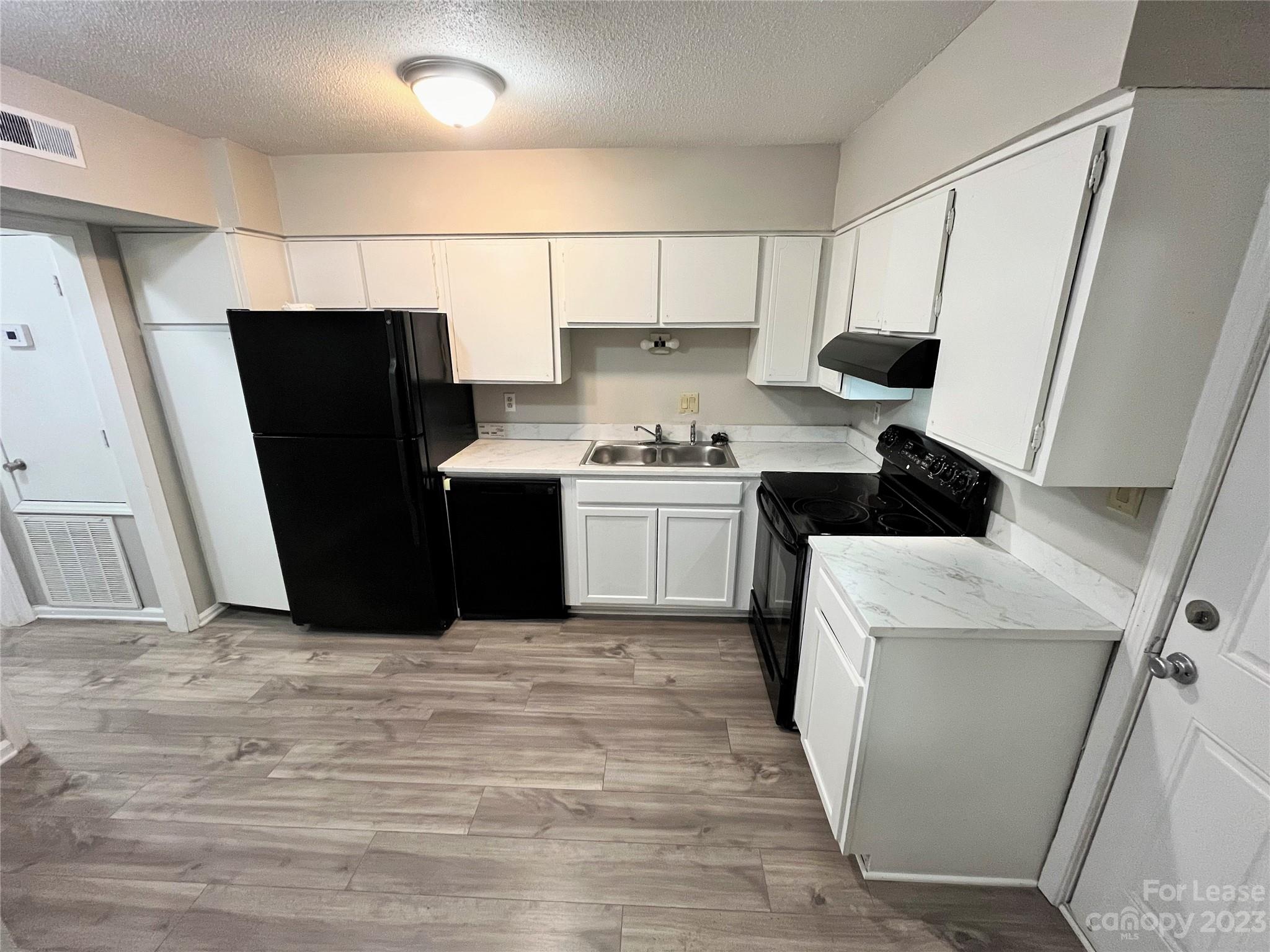 Sharon Lakes - Residential Lease