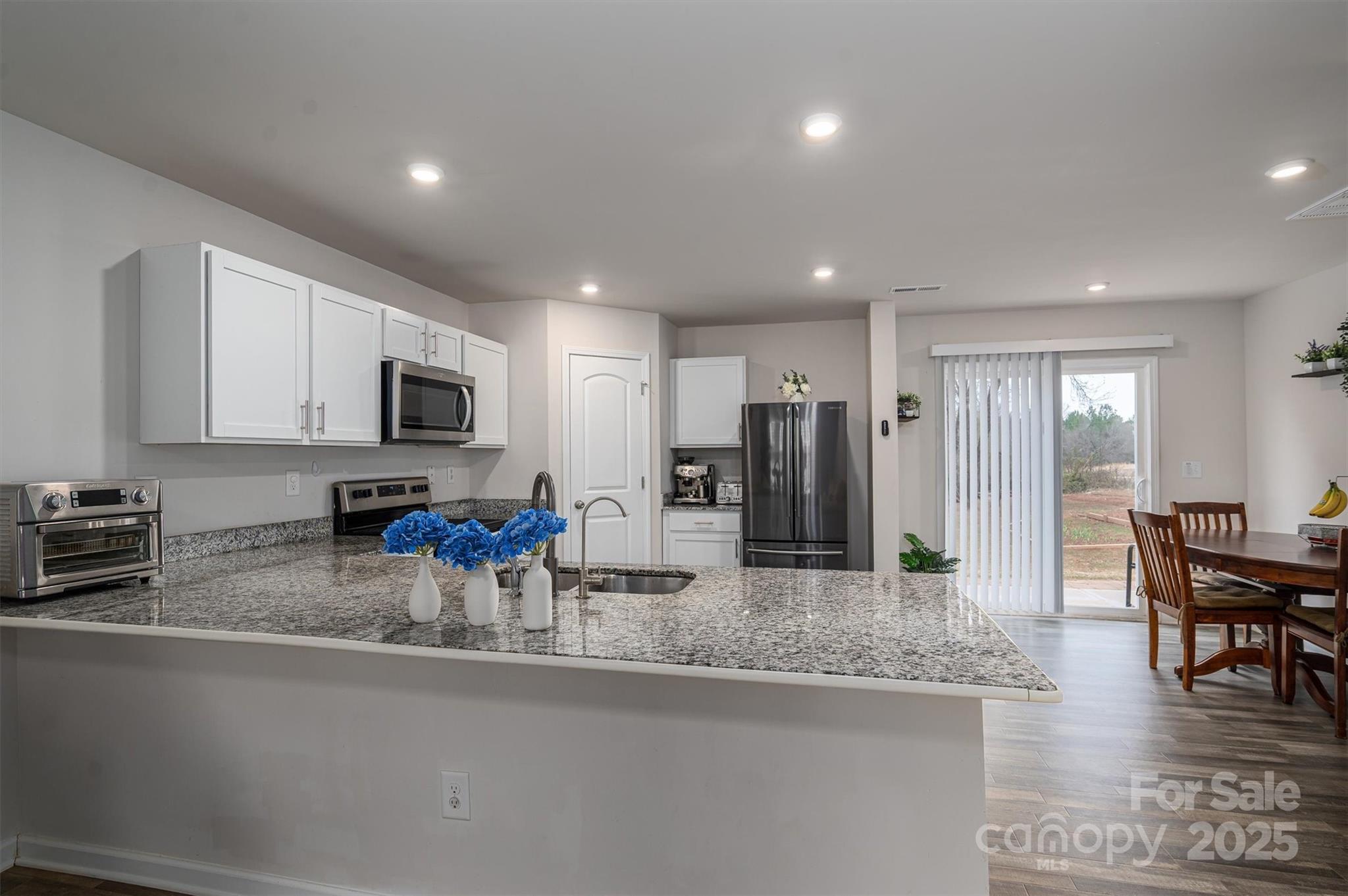 Newton, North Carolina 28658, United States, 4 Bedrooms Bedrooms, ,3 BathroomsBathrooms,Residential,Under Contract,81387