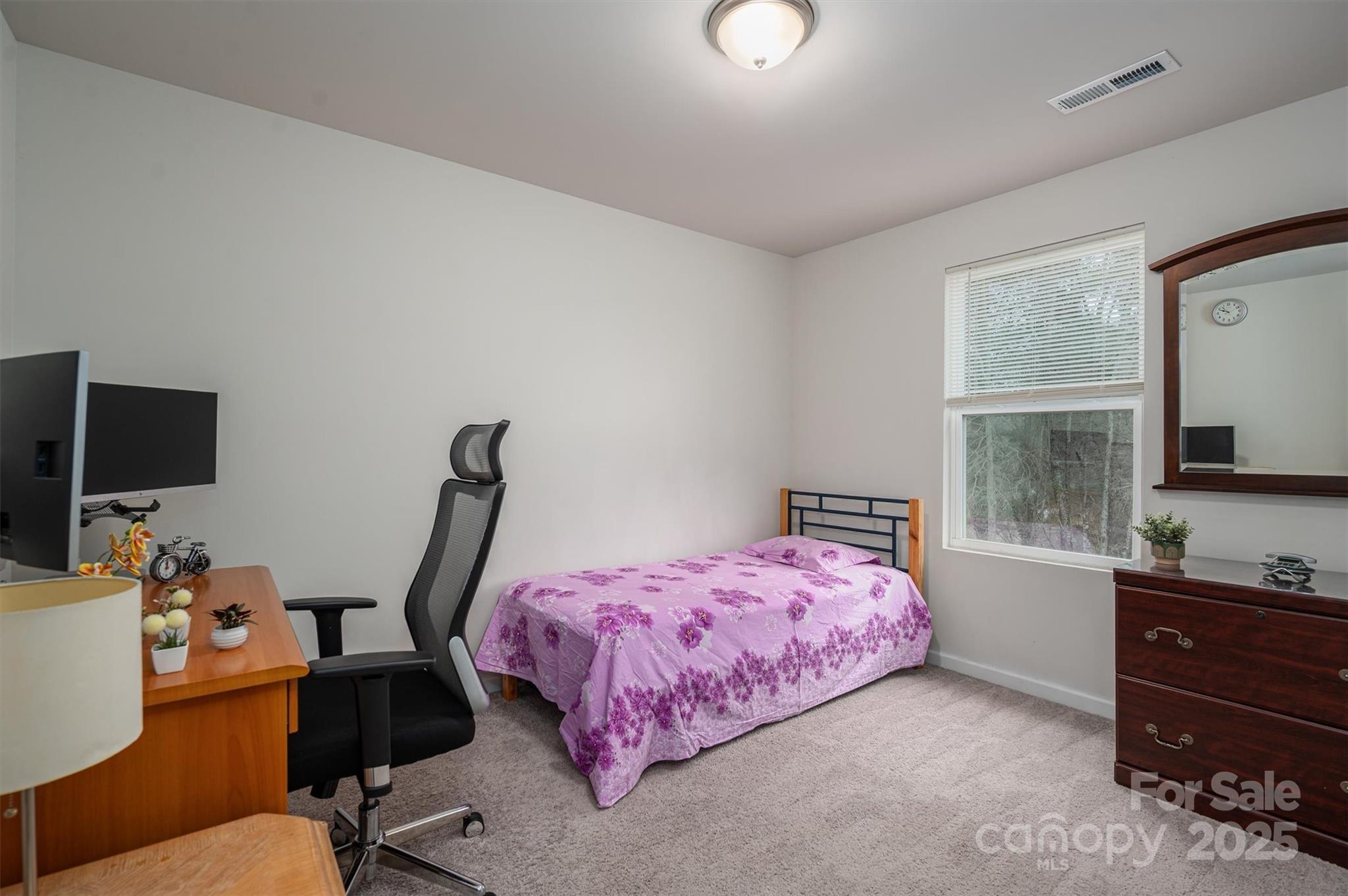 Newton, North Carolina 28658, United States, 4 Bedrooms Bedrooms, ,3 BathroomsBathrooms,Residential,Under Contract,81387