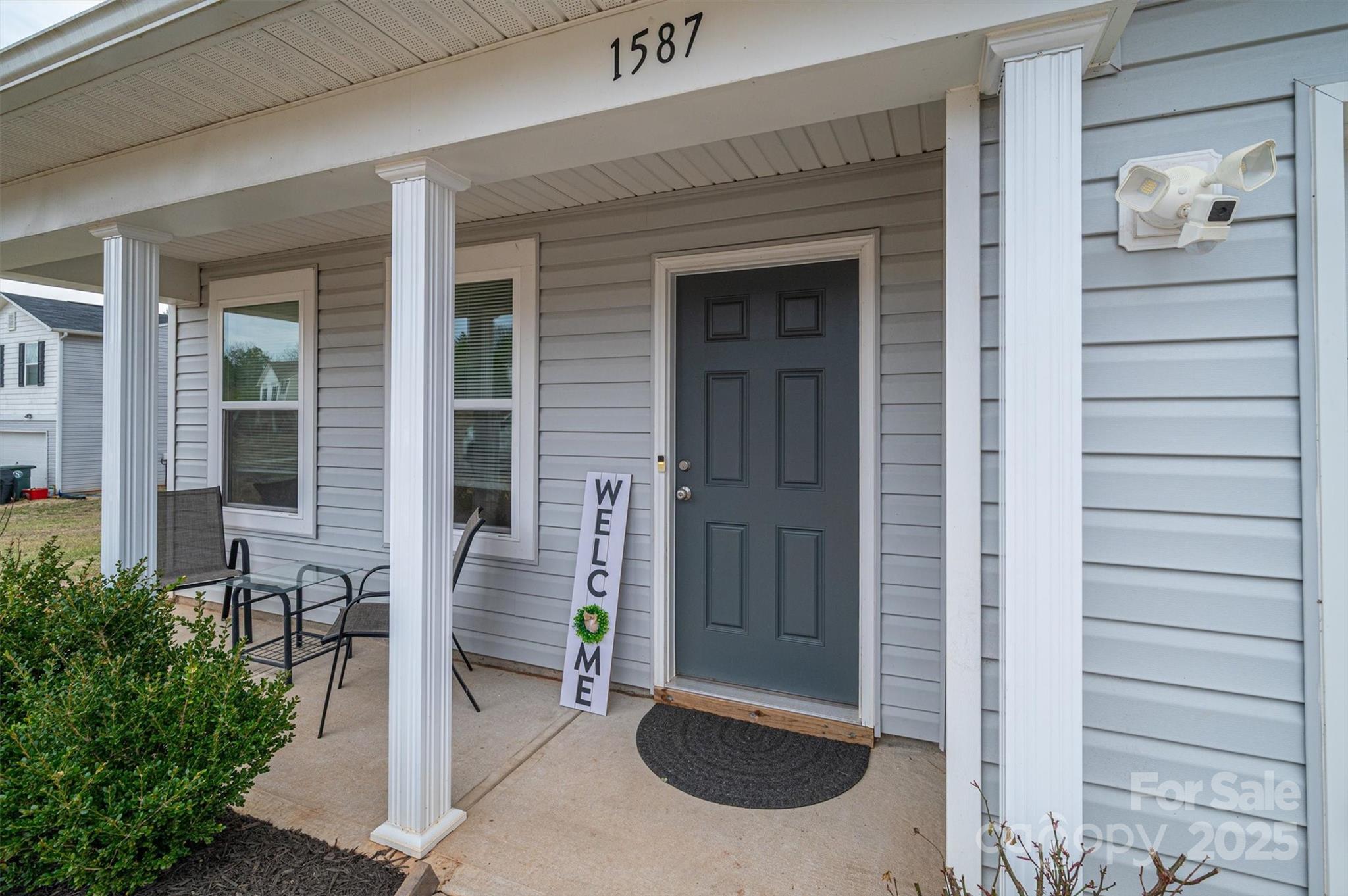 Newton, North Carolina 28658, United States, 4 Bedrooms Bedrooms, ,3 BathroomsBathrooms,Residential,Under Contract,81387