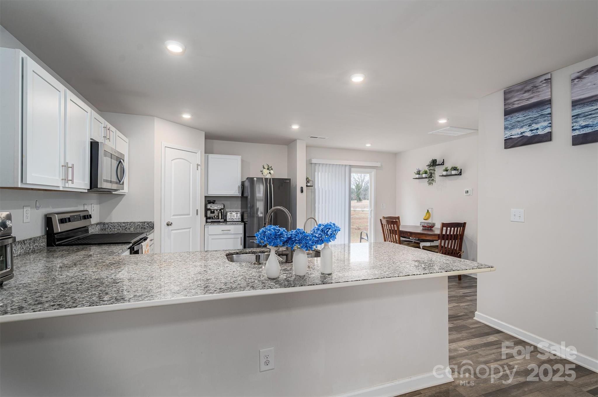 Newton, North Carolina 28658, United States, 4 Bedrooms Bedrooms, ,3 BathroomsBathrooms,Residential,Under Contract,81387