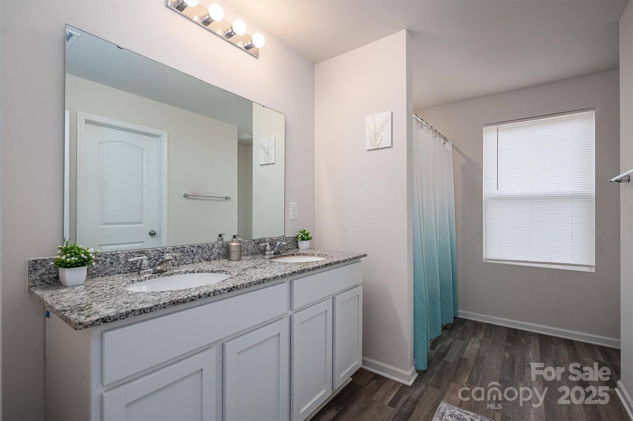 Newton, North Carolina 28658, United States, 4 Bedrooms Bedrooms, ,3 BathroomsBathrooms,Residential,Under Contract,81387