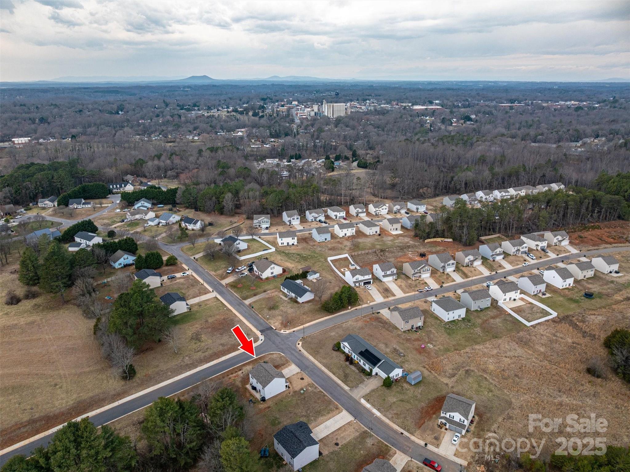 Newton, North Carolina 28658, United States, 4 Bedrooms Bedrooms, ,3 BathroomsBathrooms,Residential,Under Contract,81387