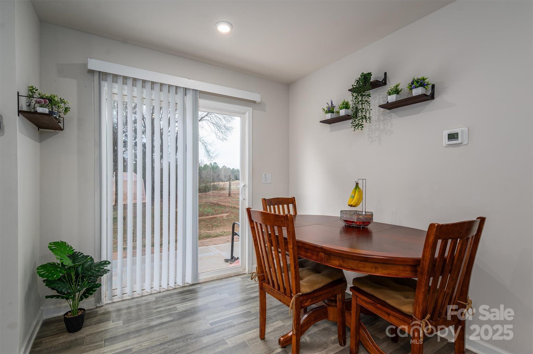 Newton, North Carolina 28658, United States, 4 Bedrooms Bedrooms, ,3 BathroomsBathrooms,Residential,Under Contract,81387