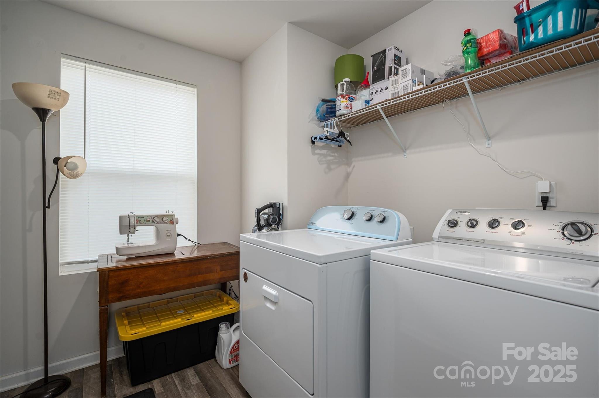 Newton, North Carolina 28658, United States, 4 Bedrooms Bedrooms, ,3 BathroomsBathrooms,Residential,Under Contract,81387