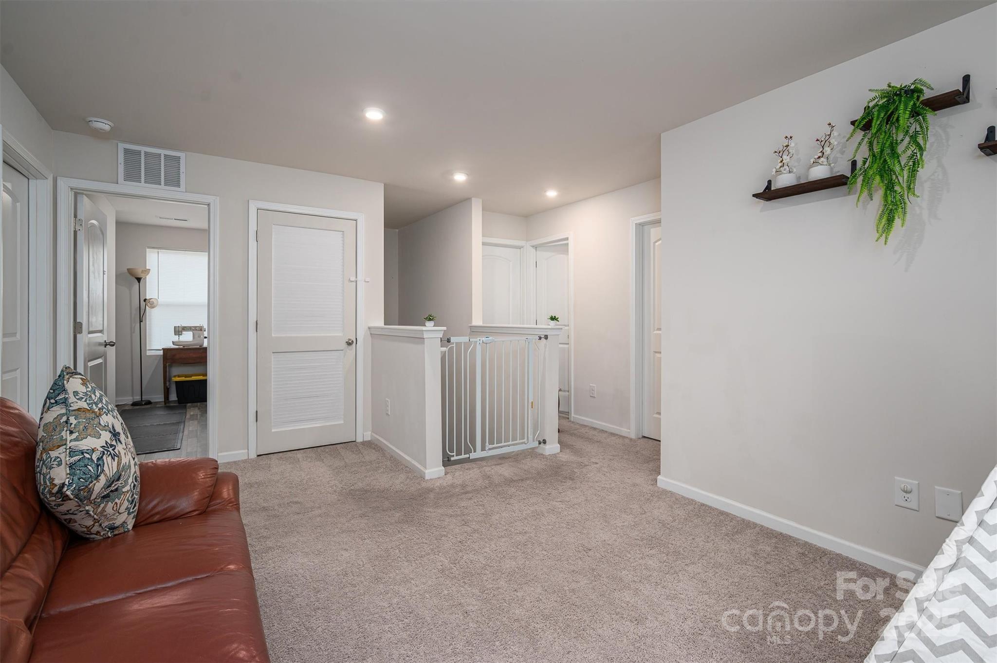 Newton, North Carolina 28658, United States, 4 Bedrooms Bedrooms, ,3 BathroomsBathrooms,Residential,Under Contract,81387