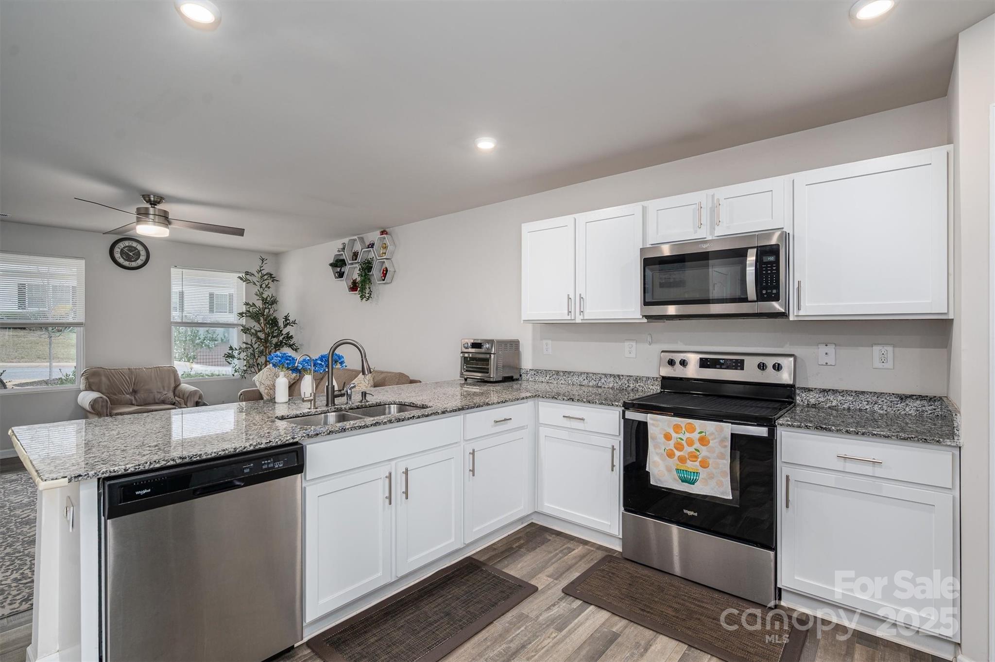 Newton, North Carolina 28658, United States, 4 Bedrooms Bedrooms, ,3 BathroomsBathrooms,Residential,Under Contract,81387